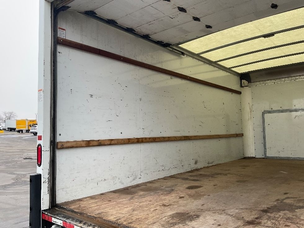 Light Duty Box Truck-Light and Medium Duty Trucks-Ford-2021-E350-Middlefield-OH-110,627\n\t\tmiles-$ 27,000 - Image 10