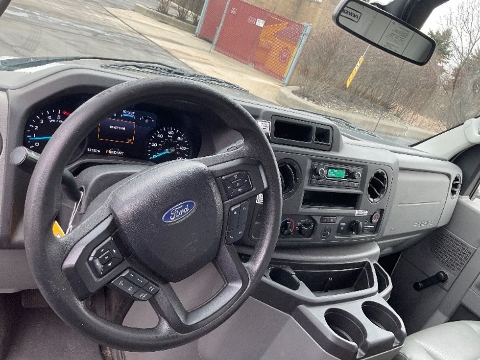 Light Duty Box Truck-Light and Medium Duty Trucks-Ford-2021-E350-Middlefield-OH-110,627\n\t\tmiles-$ 27,000 - Image 16