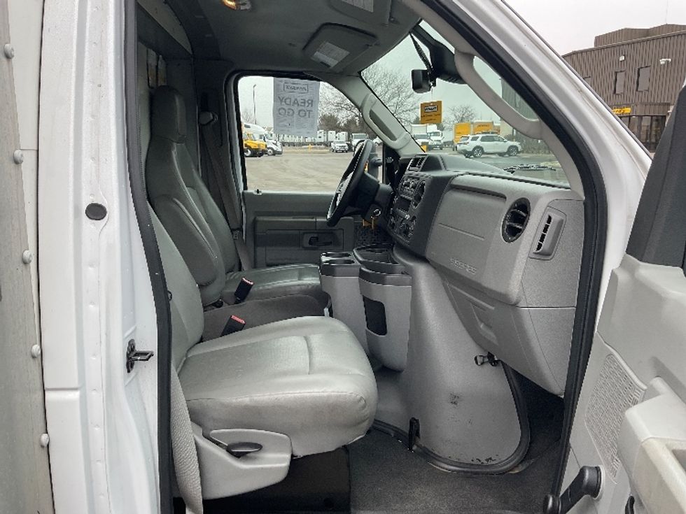 Light Duty Box Truck-Light and Medium Duty Trucks-Ford-2021-E350-Middlefield-OH-110,627\n\t\tmiles-$ 27,000 - Image 20