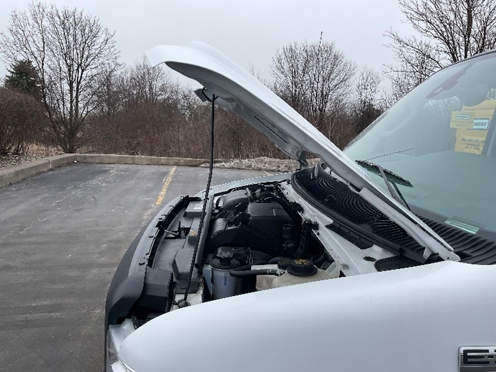 Light Duty Box Truck-Light and Medium Duty Trucks-Ford-2021-E350-Middlefield-OH-110,627\n\t\tmiles-$ 27,000 - Image 22