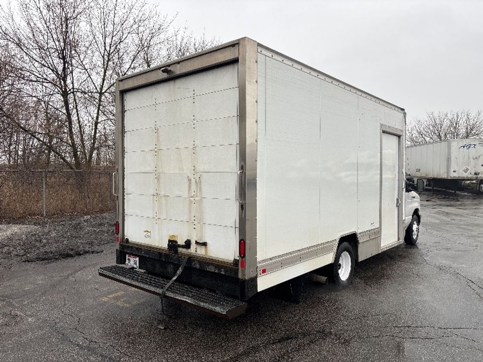 Light Duty Box Truck-Light and Medium Duty Trucks-Ford-2021-E350-Middlefield-OH-120,279\n\t\tmiles-$ 26,000 - Image 12