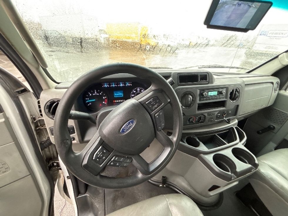 Light Duty Box Truck-Light and Medium Duty Trucks-Ford-2021-E350-Middlefield-OH-120,279\n\t\tmiles-$ 26,000 - Image 17