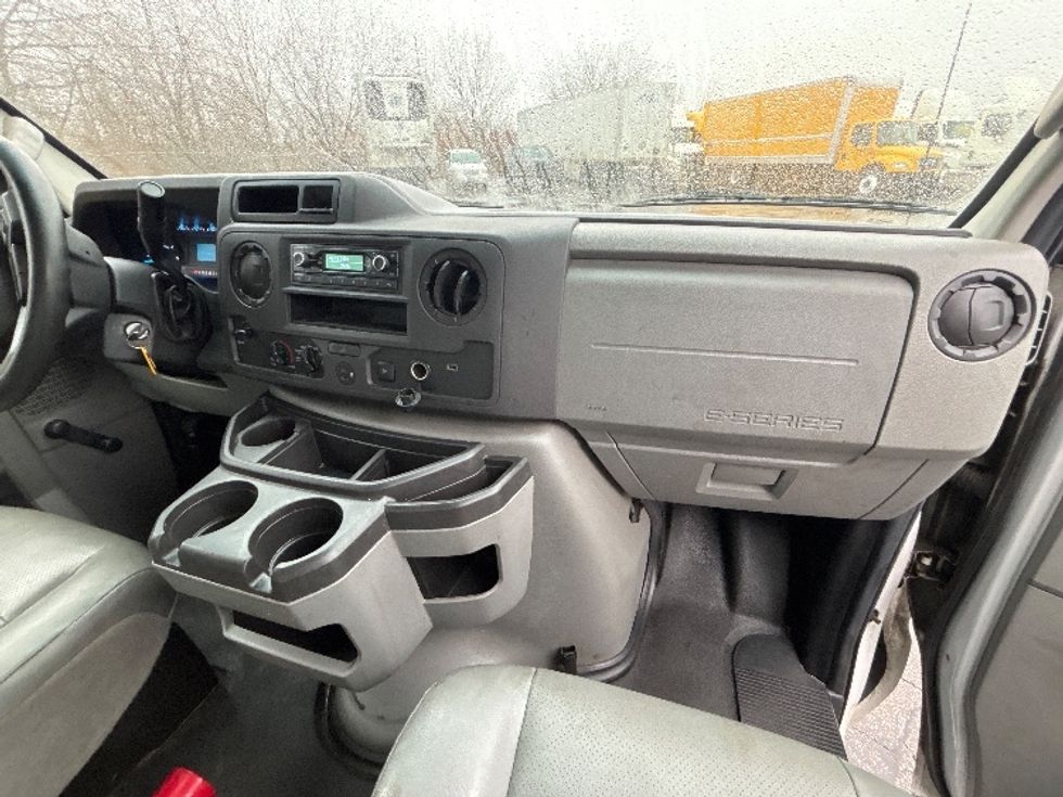 Light Duty Box Truck-Light and Medium Duty Trucks-Ford-2021-E350-Middlefield-OH-120,279\n\t\tmiles-$ 26,000 - Image 20