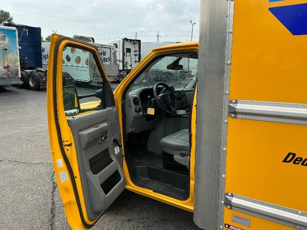Light Duty Box Truck-Light and Medium Duty Trucks-Ford-2021-E350-Monroe-OH-94,836\n\t\tmiles-$ 24,500 - Image 15
