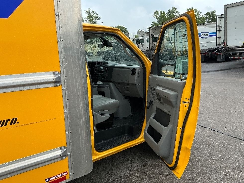 Light Duty Box Truck-Light and Medium Duty Trucks-Ford-2021-E350-Monroe-OH-94,836\n\t\tmiles-$ 24,500 - Image 19