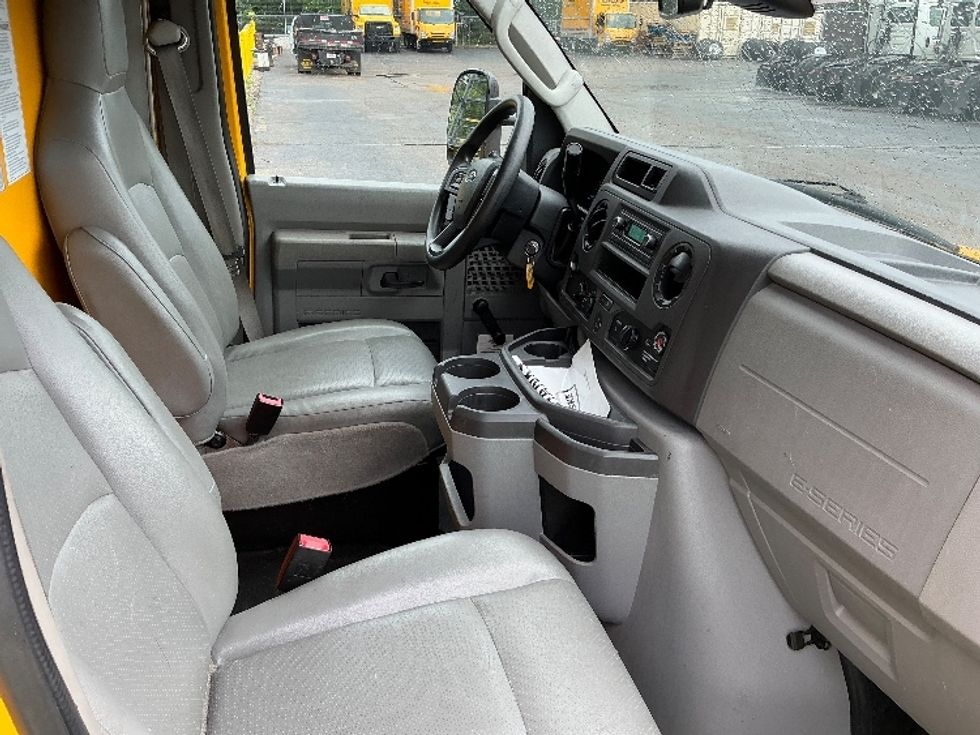 Light Duty Box Truck-Light and Medium Duty Trucks-Ford-2021-E350-Monroe-OH-94,836\n\t\tmiles-$ 24,500 - Image 21