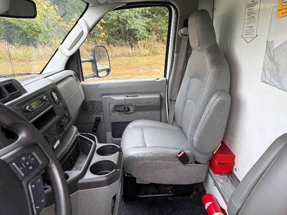 Light Duty Box Truck-Light and Medium Duty Trucks-Ford-2021-E350-Montgomery-NY-101,887\n\t\tmiles-$ 26,750 - Image 18