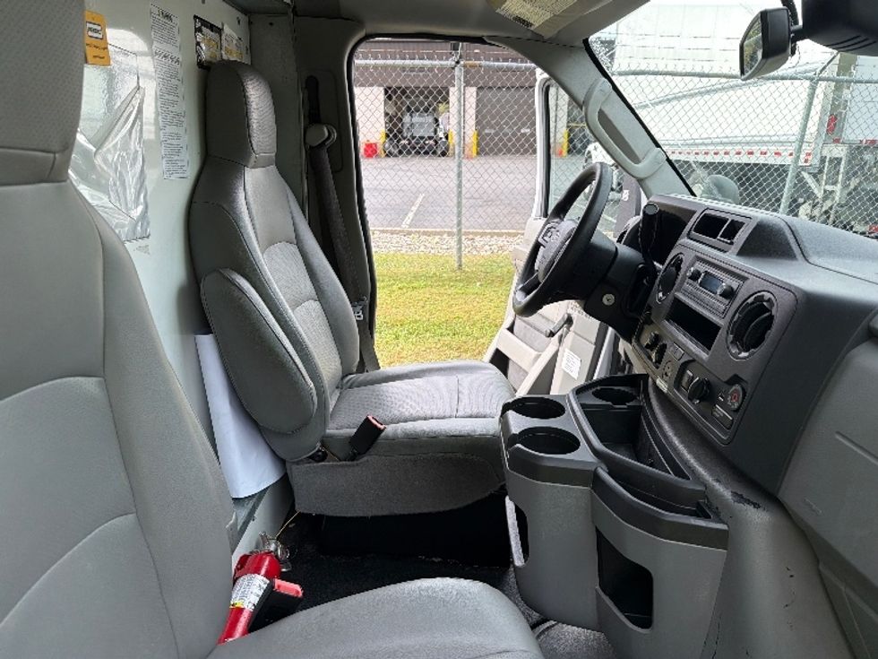 Light Duty Box Truck-Light and Medium Duty Trucks-Ford-2021-E350-Montgomery-NY-101,887\n\t\tmiles-$ 26,750 - Image 21