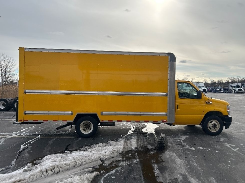Light Duty Box Truck-Light and Medium Duty Trucks-Ford-2021-E350-Montgomery-NY-84,645\n\t\tmiles-$ 26,250 - Image 13