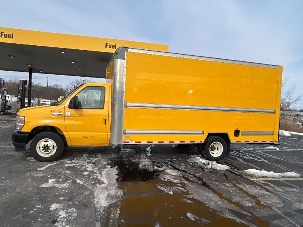 Light Duty Box Truck-Light and Medium Duty Trucks-Ford-2021-E350-Montgomery-NY-84,645\n\t\tmiles-$ 26,250 - Image 4