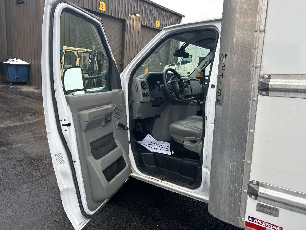 Light Duty Box Truck-Light and Medium Duty Trucks-Ford-2021-E350-Mount Pleasant-PA-101,099\n\t\tmiles-$ 28,500 - Image 16