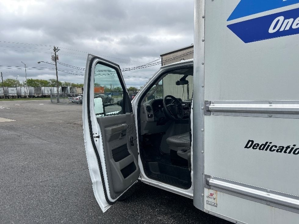 Light Duty Box Truck-Light and Medium Duty Trucks-Ford-2021-E350-Murfreesboro-TN-101,198\n\t\tmiles-$ 29,000 - Image 15