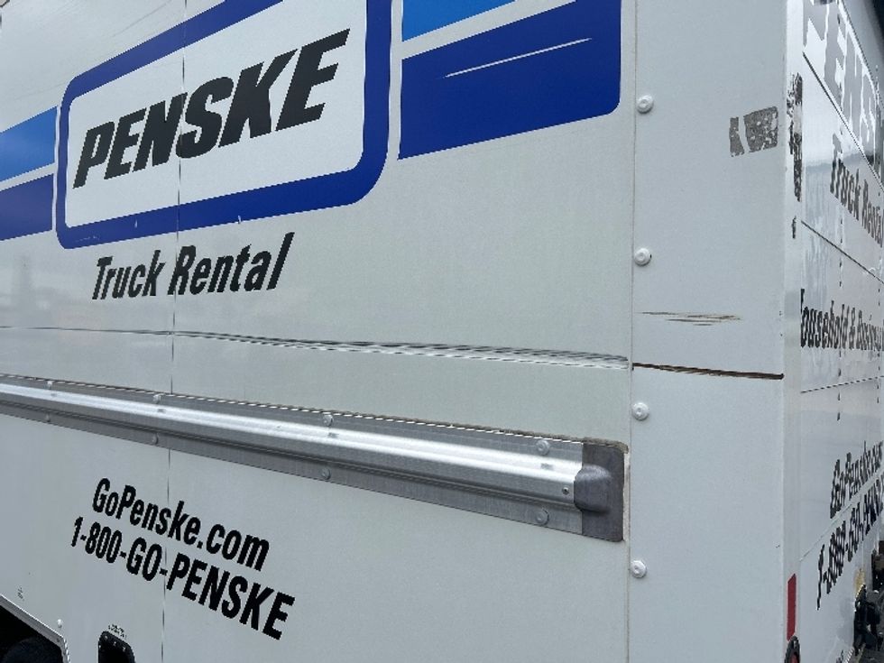 Light Duty Box Truck-Light and Medium Duty Trucks-Ford-2021-E350-Murfreesboro-TN-101,198\n\t\tmiles-$ 29,000 - Image 24