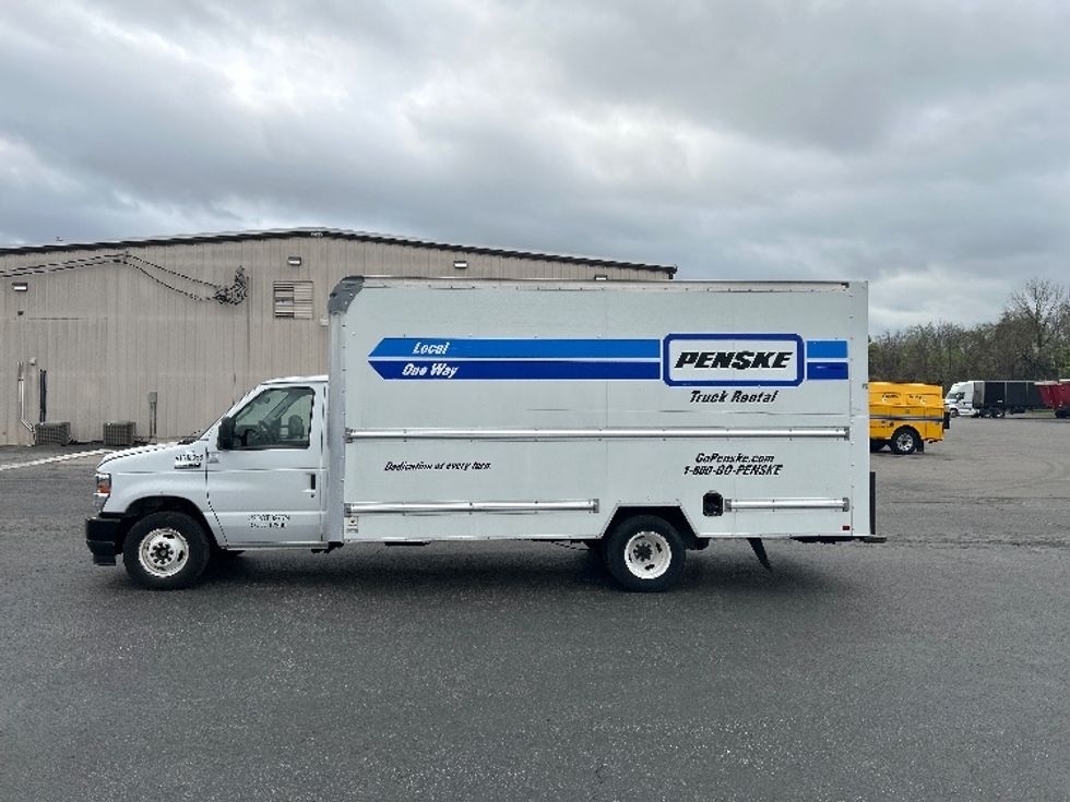 Light Duty Box Truck-Light and Medium Duty Trucks-Ford-2021-E350-Murfreesboro-TN-101,198\n\t\tmiles-$ 29,000 - Image 4