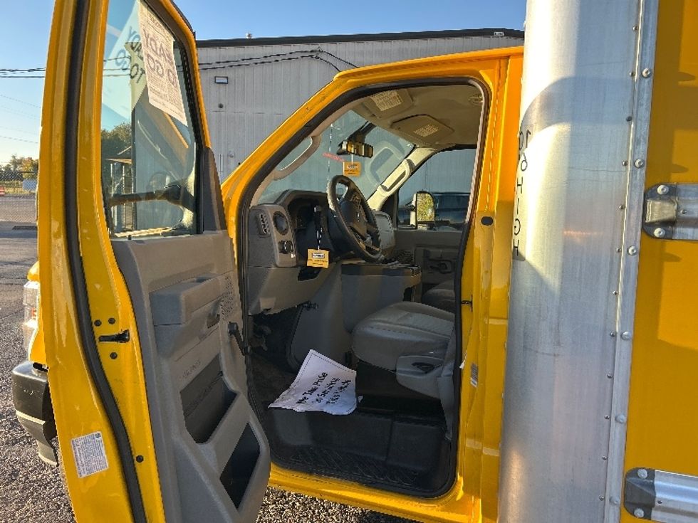 Light Duty Box Truck-Light and Medium Duty Trucks-Ford-2021-E350-Nashville (Mount Juliet)-TN-104,759\n\t\tmiles-$ 26,500 - Image 16