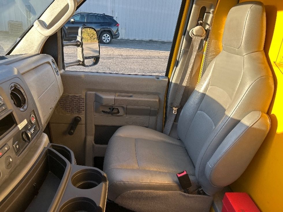 Light Duty Box Truck-Light and Medium Duty Trucks-Ford-2021-E350-Nashville (Mount Juliet)-TN-104,759\n\t\tmiles-$ 26,500 - Image 19