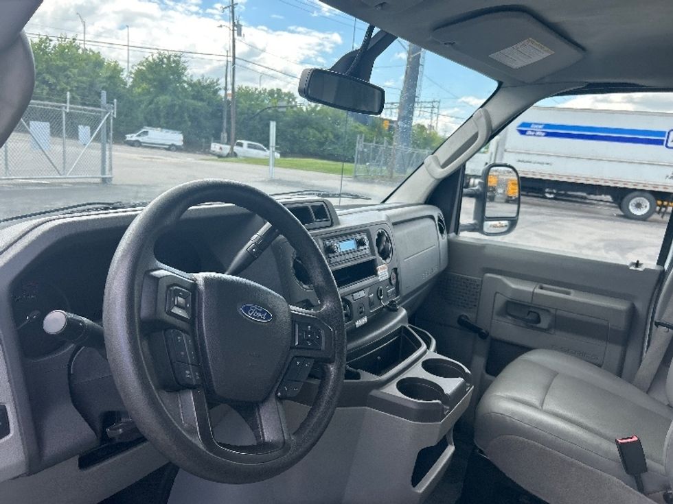 Light Duty Box Truck-Light and Medium Duty Trucks-Ford-2021-E350-Nashville-TN-109,957\n\t\tmiles-$ 28,500 - Image 14