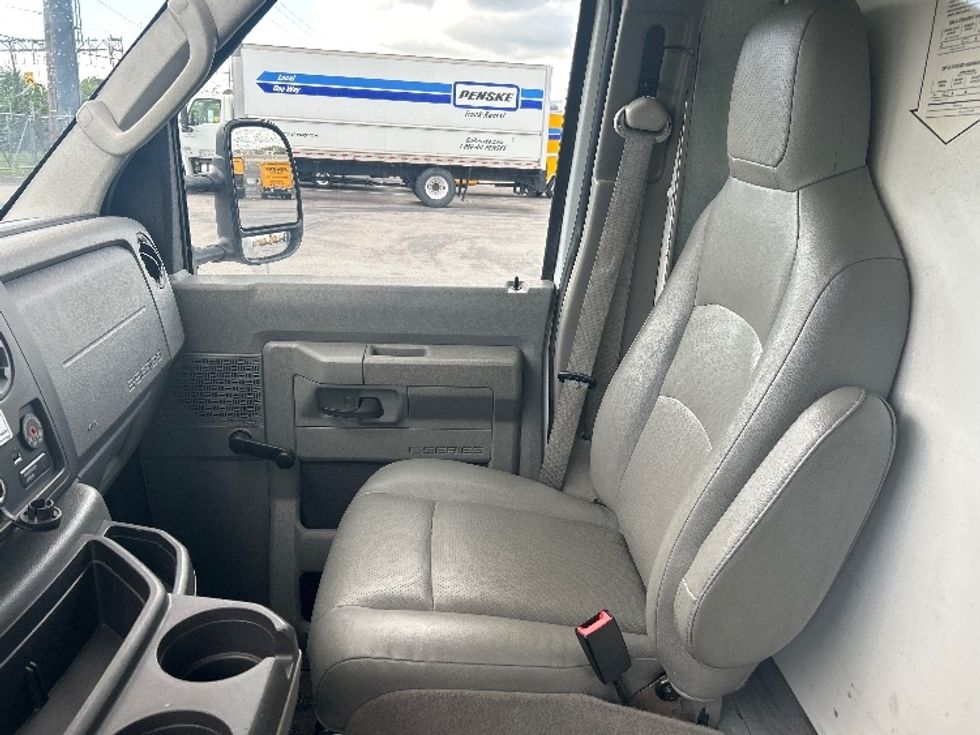 Light Duty Box Truck-Light and Medium Duty Trucks-Ford-2021-E350-Nashville-TN-109,957\n\t\tmiles-$ 28,500 - Image 16