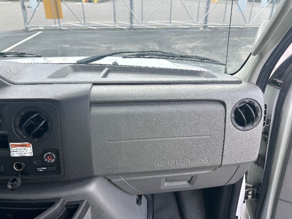 Light Duty Box Truck-Light and Medium Duty Trucks-Ford-2021-E350-Nashville-TN-109,957\n\t\tmiles-$ 28,500 - Image 18
