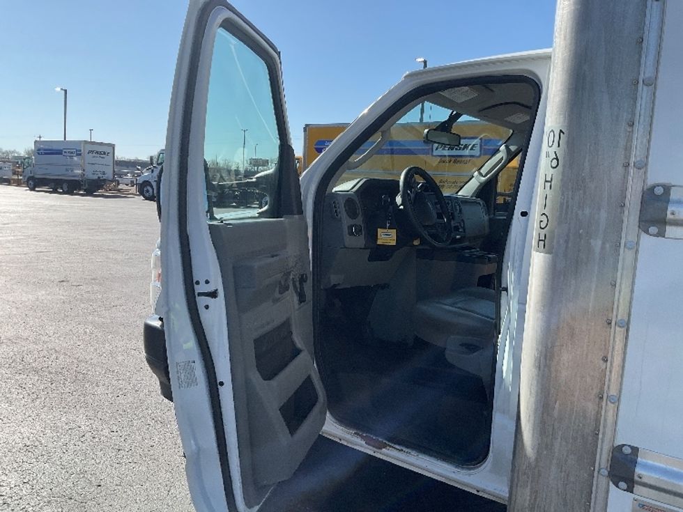 Light Duty Box Truck-Light and Medium Duty Trucks-Ford-2021-E350-Neenah-WI-94,210\n\t\tmiles-$ 28,000 - Image 14