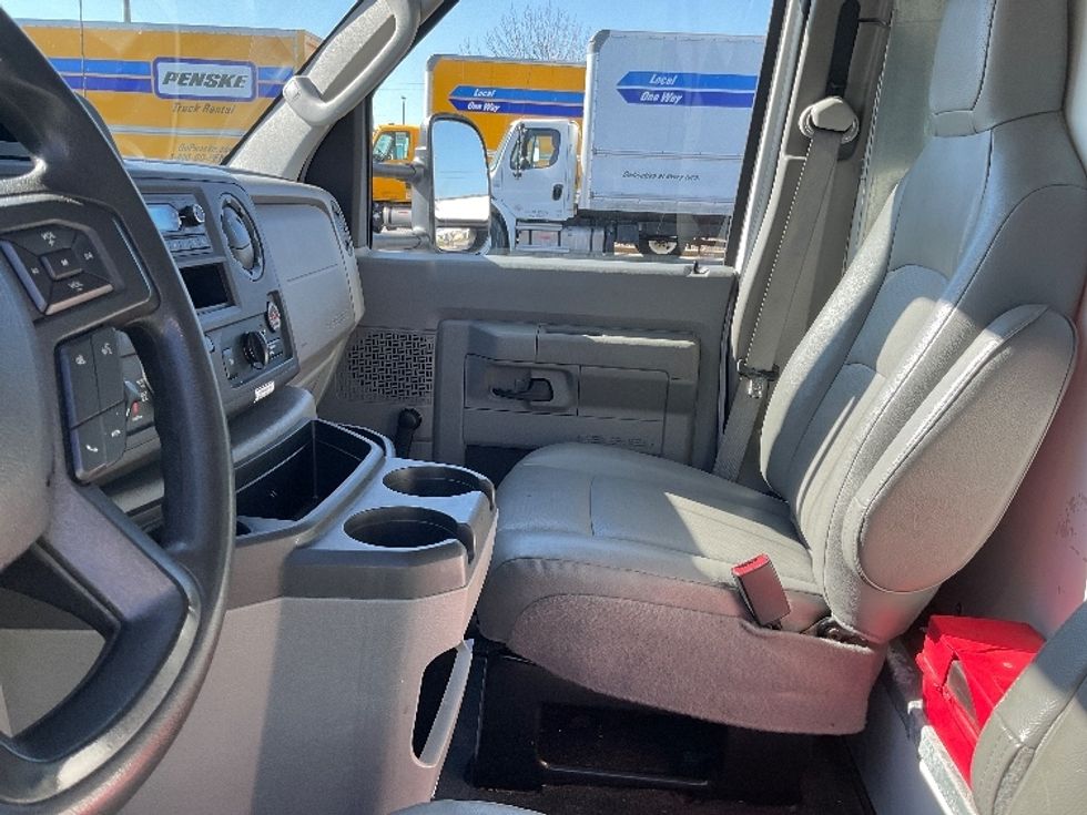 Light Duty Box Truck-Light and Medium Duty Trucks-Ford-2021-E350-Neenah-WI-94,210\n\t\tmiles-$ 28,000 - Image 17