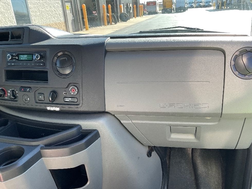 Light Duty Box Truck-Light and Medium Duty Trucks-Ford-2021-E350-Neenah-WI-94,210\n\t\tmiles-$ 28,000 - Image 19