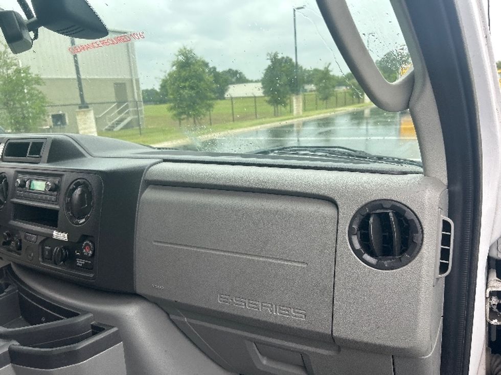 Light Duty Box Truck-Light and Medium Duty Trucks-Ford-2021-E350-Ocala-FL-90,709\n\t\tmiles-$ 31,000 - Image 21