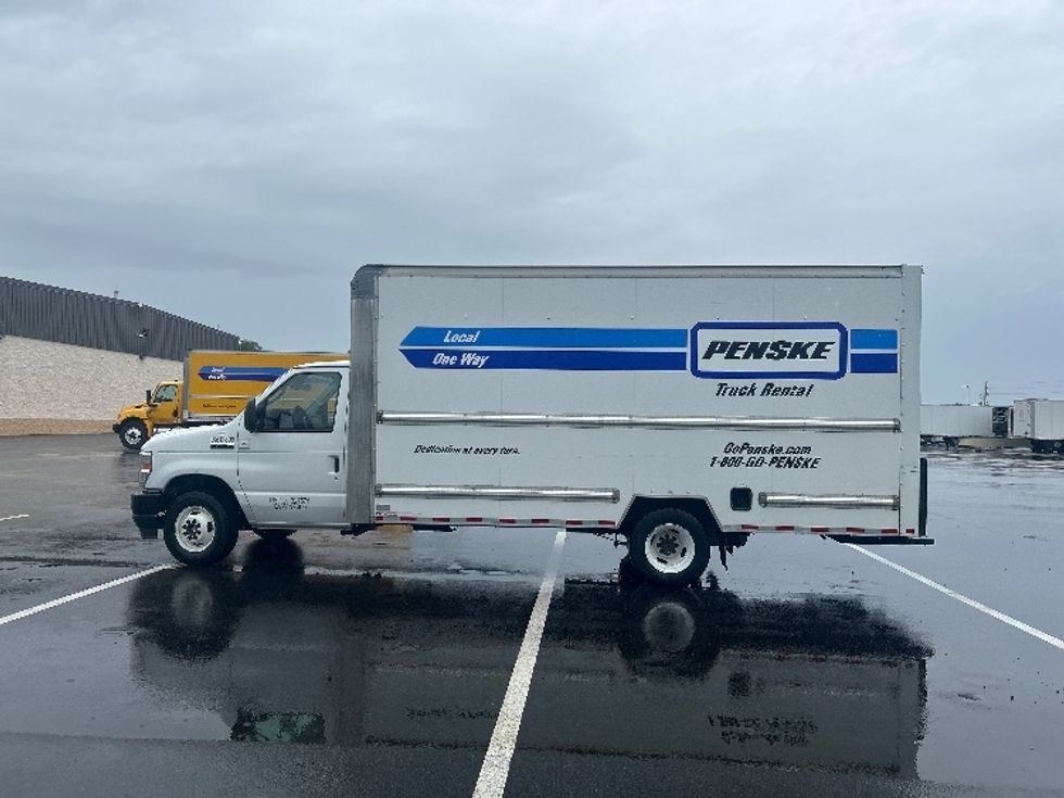 Light Duty Box Truck-Light and Medium Duty Trucks-Ford-2021-E350-Ocala-FL-90,709\n\t\tmiles-$ 31,000 - Image 4