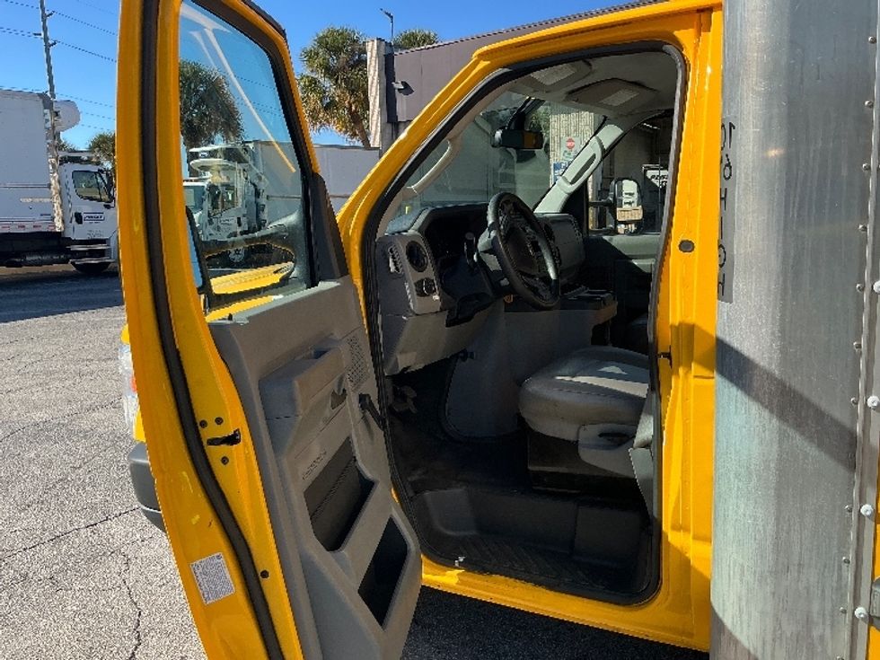 Light Duty Box Truck-Light and Medium Duty Trucks-Ford-2021-E350-Orlando-FL-100,322\n\t\tmiles-$ 27,250 - Image 16