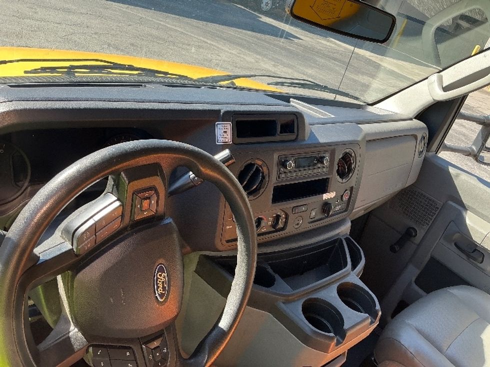 Light Duty Box Truck-Light and Medium Duty Trucks-Ford-2021-E350-Orlando-FL-100,322\n\t\tmiles-$ 27,250 - Image 20