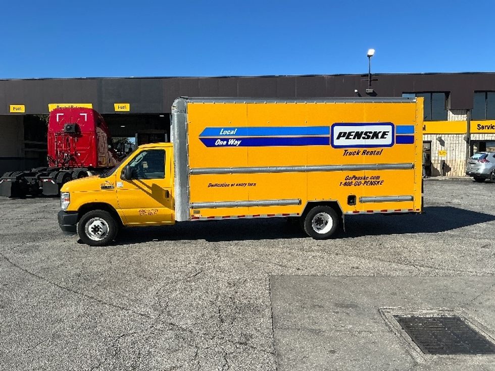 Light Duty Box Truck-Light and Medium Duty Trucks-Ford-2021-E350-Orlando-FL-100,322\n\t\tmiles-$ 27,250 - Image 4