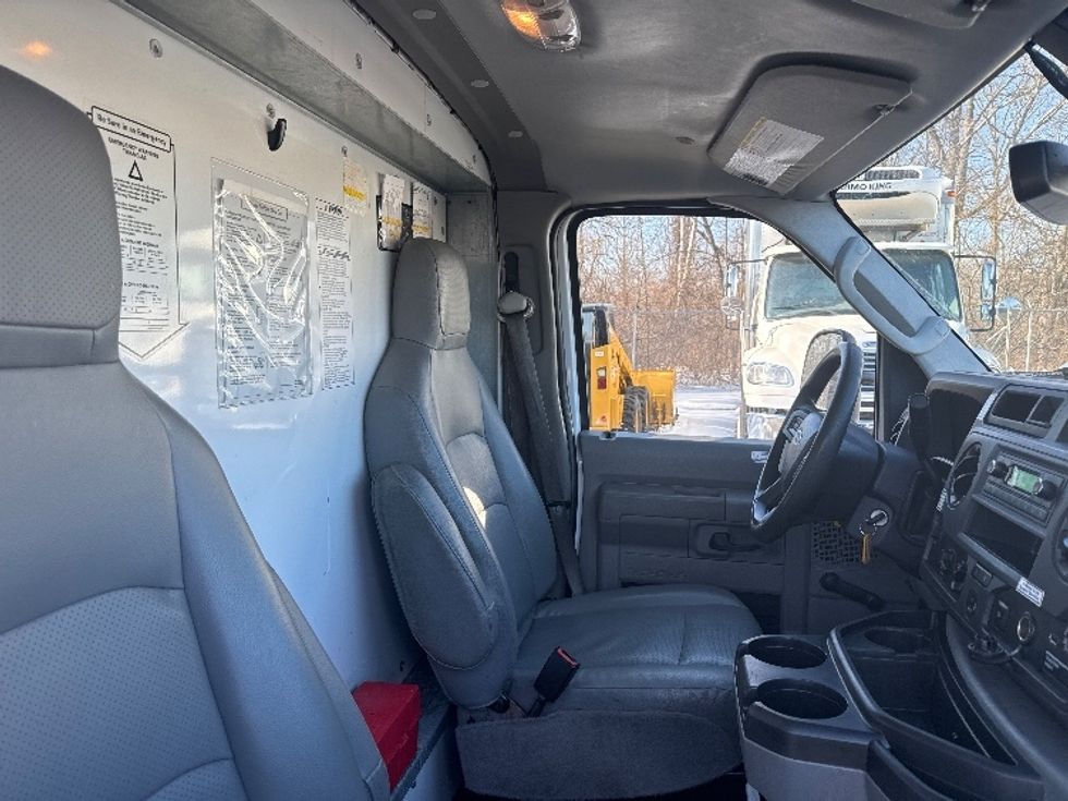 Light Duty Box Truck-Light and Medium Duty Trucks-Ford-2021-E350-Parsippany-NJ-95,013\n\t\tmiles-$ 28,250 - Image 17