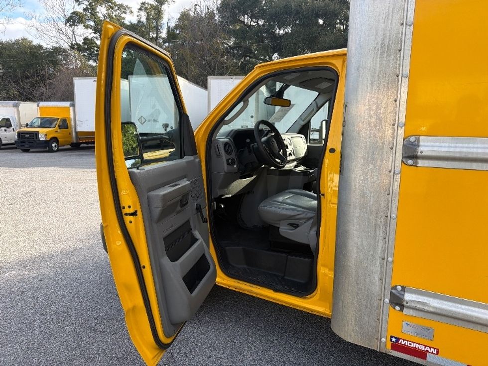 Light Duty Box Truck-Light and Medium Duty Trucks-Ford-2021-E350-Pensacola-FL-103,252\n\t\tmiles-$ 26,750 - Image 16