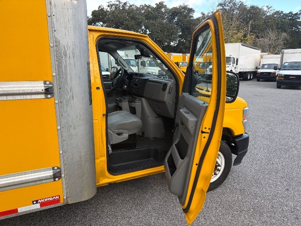 Light Duty Box Truck-Light and Medium Duty Trucks-Ford-2021-E350-Pensacola-FL-103,252\n\t\tmiles-$ 26,750 - Image 20