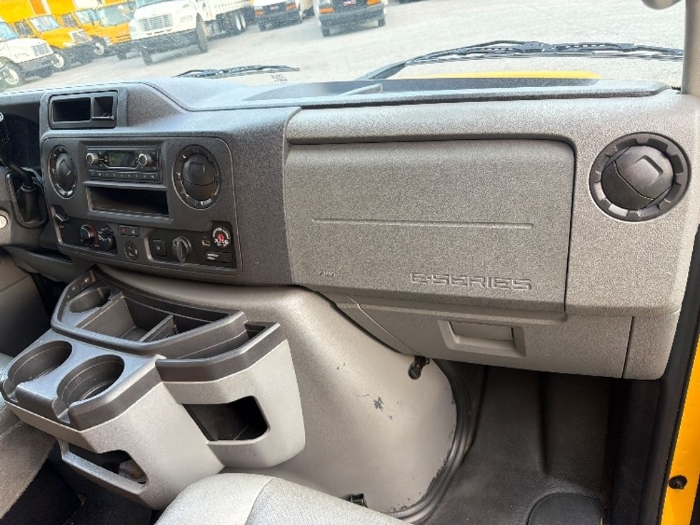 Light Duty Box Truck-Light and Medium Duty Trucks-Ford-2021-E350-Pensacola-FL-103,252\n\t\tmiles-$ 26,750 - Image 21