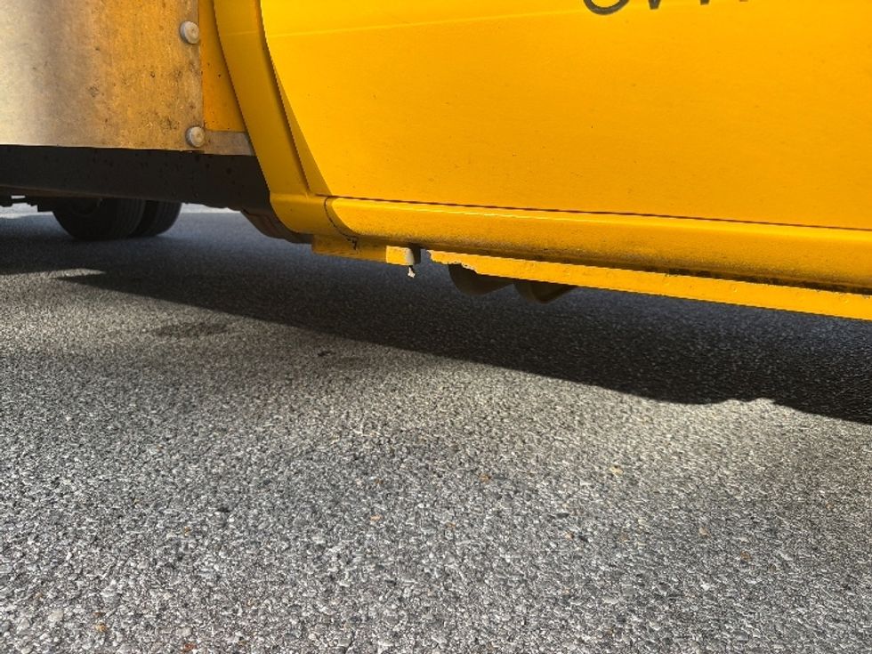 Light Duty Box Truck-Light and Medium Duty Trucks-Ford-2021-E350-Pensacola-FL-103,252\n\t\tmiles-$ 26,750 - Image 25