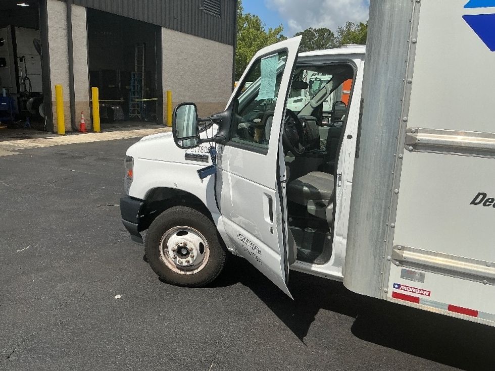 Light Duty Box Truck-Light and Medium Duty Trucks-Ford-2021-E350-Pensacola-FL-95,158\n\t\tmiles-$ 31,000 - Image 15