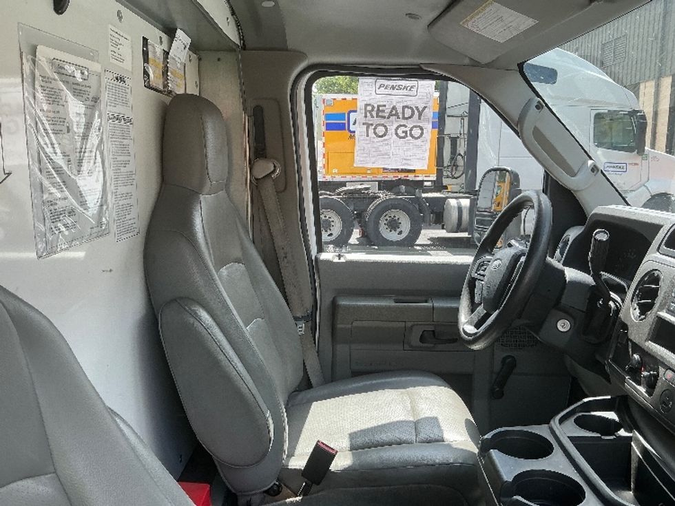 Light Duty Box Truck-Light and Medium Duty Trucks-Ford-2021-E350-Pensacola-FL-95,158\n\t\tmiles-$ 31,000 - Image 21