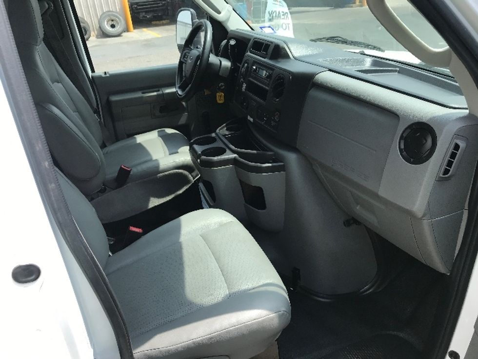 Light Duty Box Truck-Light and Medium Duty Trucks-Ford-2021-E350-Pharr-TX-84,836\n\t\tmiles-$ 31,000 - Image 21