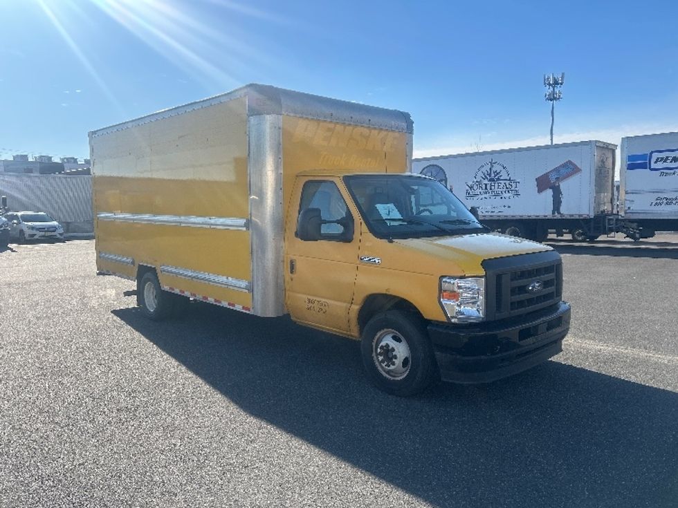 Light Duty Box Truck-Light and Medium Duty Trucks-Ford-2021-E350-Philadelphia-PA-63,534\n\t\tmiles-$ 29,250 - Image 1