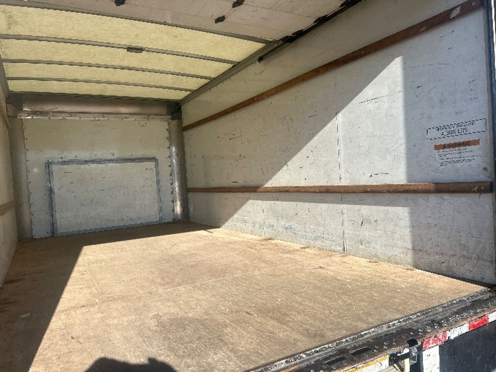 Light Duty Box Truck-Light and Medium Duty Trucks-Ford-2021-E350-Philadelphia-PA-63,534\n\t\tmiles-$ 29,250 - Image 12