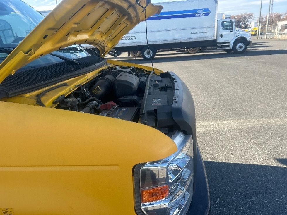 Light Duty Box Truck-Light and Medium Duty Trucks-Ford-2021-E350-Philadelphia-PA-63,534\n\t\tmiles-$ 29,250 - Image 23