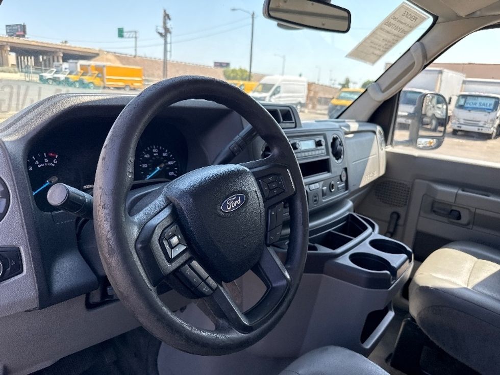Light Duty Box Truck-Light and Medium Duty Trucks-Ford-2021-E350-Phoenix-AZ-179,396\n\t\tmiles-$ 16,750 - Image 16