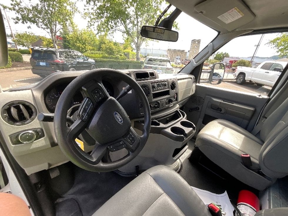 Light Duty Box Truck-Light and Medium Duty Trucks-Ford-2021-E350-Portland-OR-129,872\n\t\tmiles-$ 22,250 - Image 18