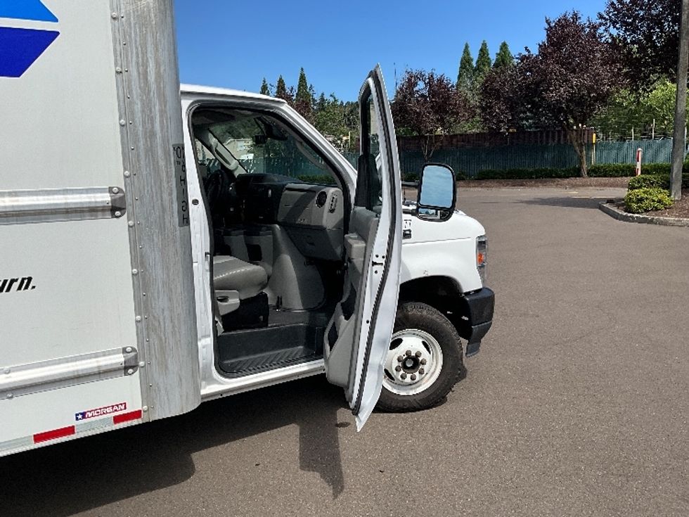 Light Duty Box Truck-Light and Medium Duty Trucks-Ford-2021-E350-Portland-OR-129,872\n\t\tmiles-$ 22,250 - Image 20