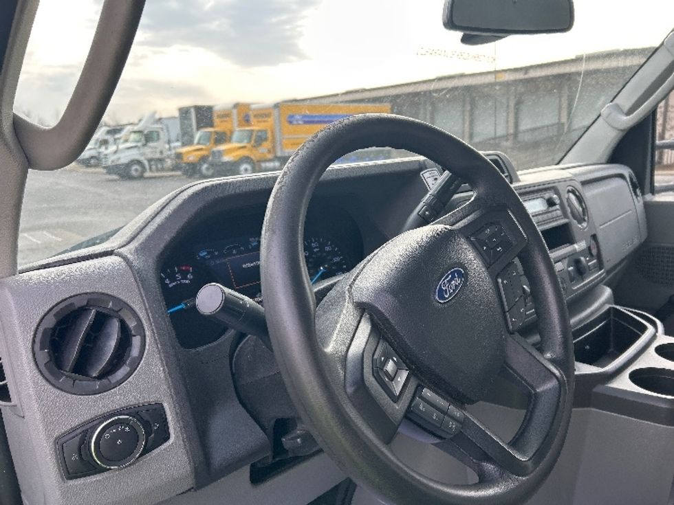 Light Duty Box Truck-Light and Medium Duty Trucks-Ford-2021-E350-Richmond-VA-106,679\n\t\tmiles-$ 29,500 - Image 17