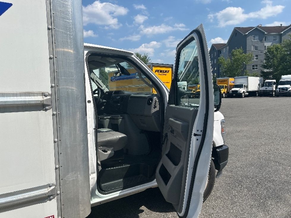 Light Duty Box Truck-Light and Medium Duty Trucks-Ford-2021-E350-Richmond-VA-80,341\n\t\tmiles-$ 32,500 - Image 20