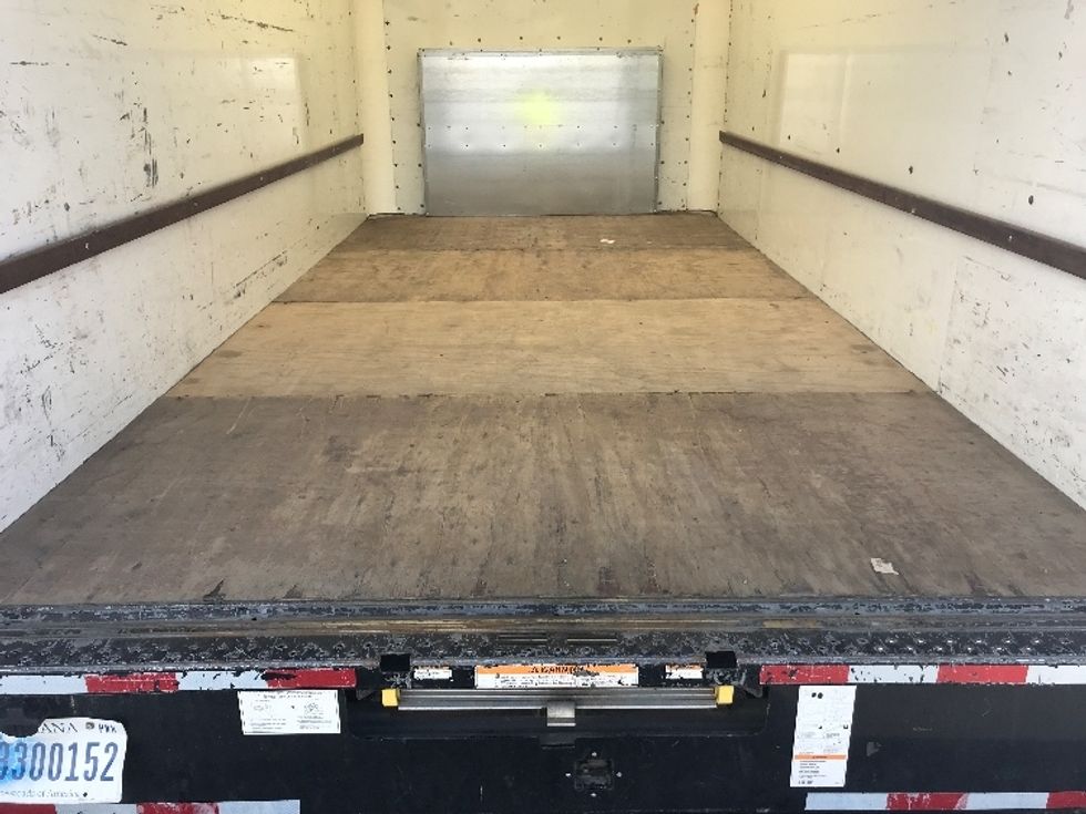 Light Duty Box Truck-Light and Medium Duty Trucks-Ford-2021-E350-Richmond-VA-87,012\n\t\tmiles-$ 31,250 - Image 10