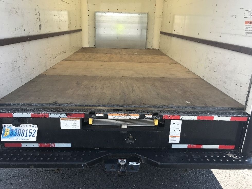Light Duty Box Truck-Light and Medium Duty Trucks-Ford-2021-E350-Richmond-VA-87,012\n\t\tmiles-$ 31,250 - Image 9