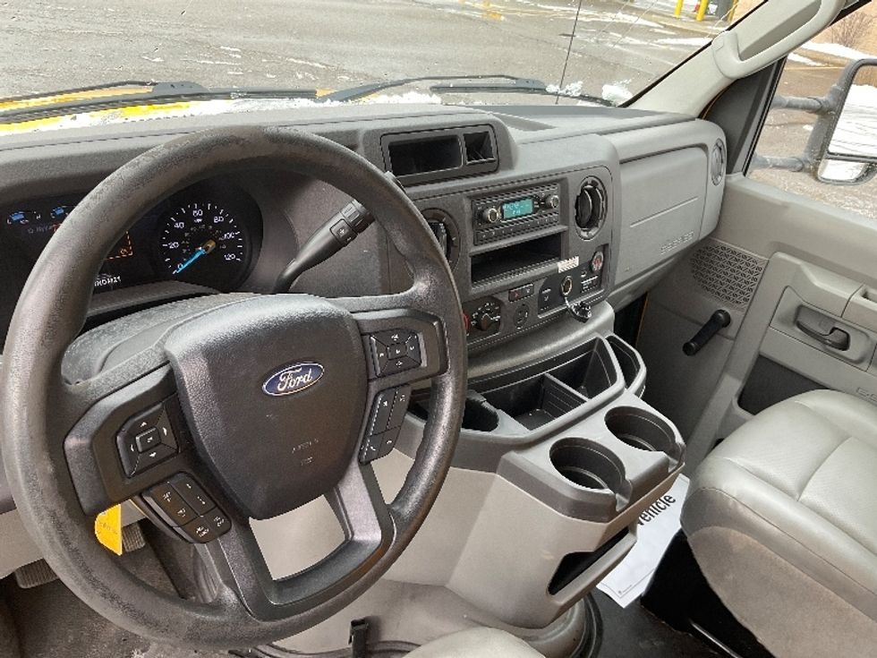 Light Duty Box Truck-Light and Medium Duty Trucks-Ford-2021-E350-Romulus-MI-99,657\n\t\tmiles-$ 25,750 - Image 18